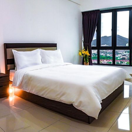 Lazy Traveler'S Suite By D Imperio Homestay ジョージタウン エクステリア 写真