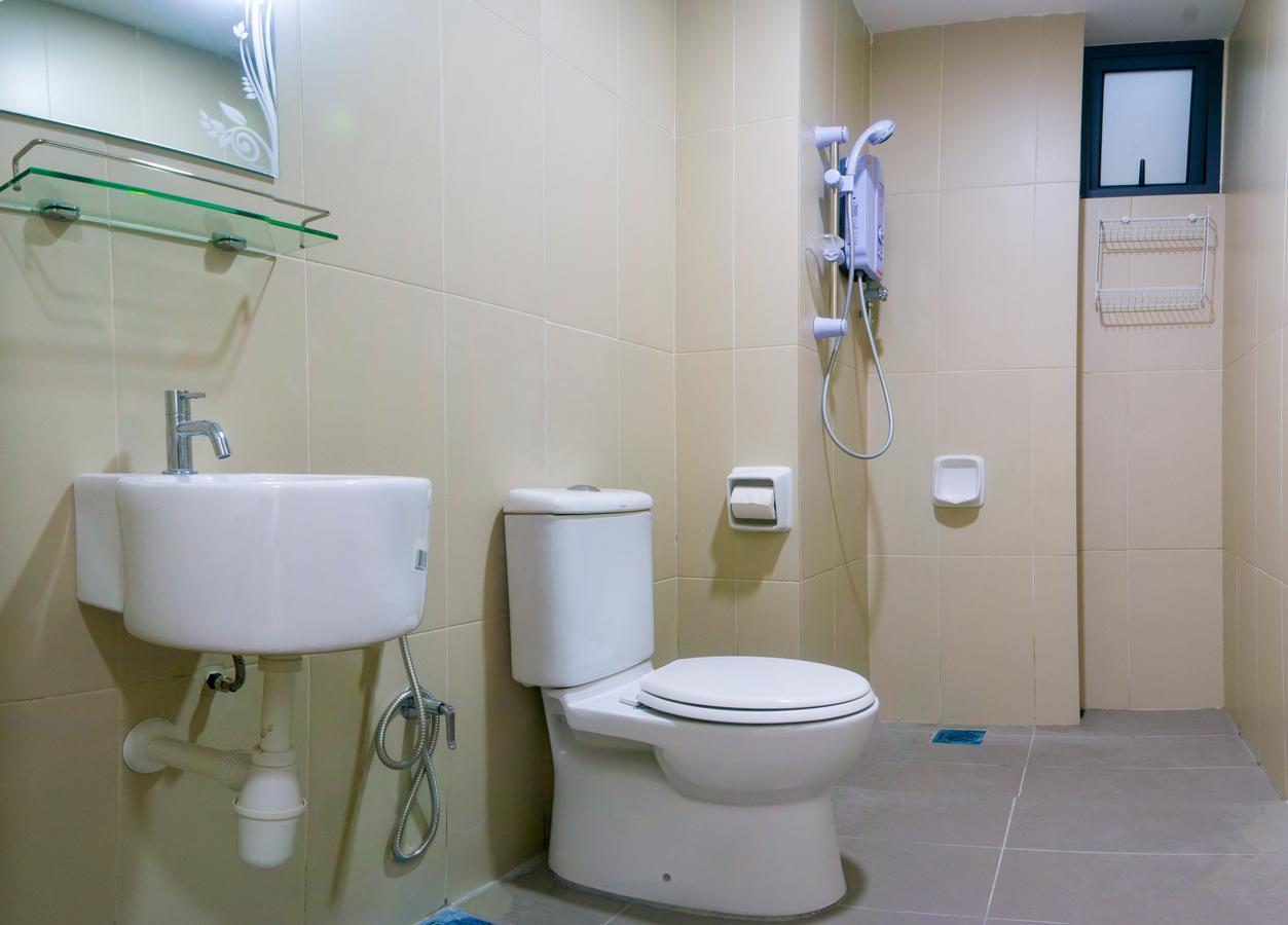 Lazy Traveler'S Suite By D Imperio Homestay ジョージタウン エクステリア 写真