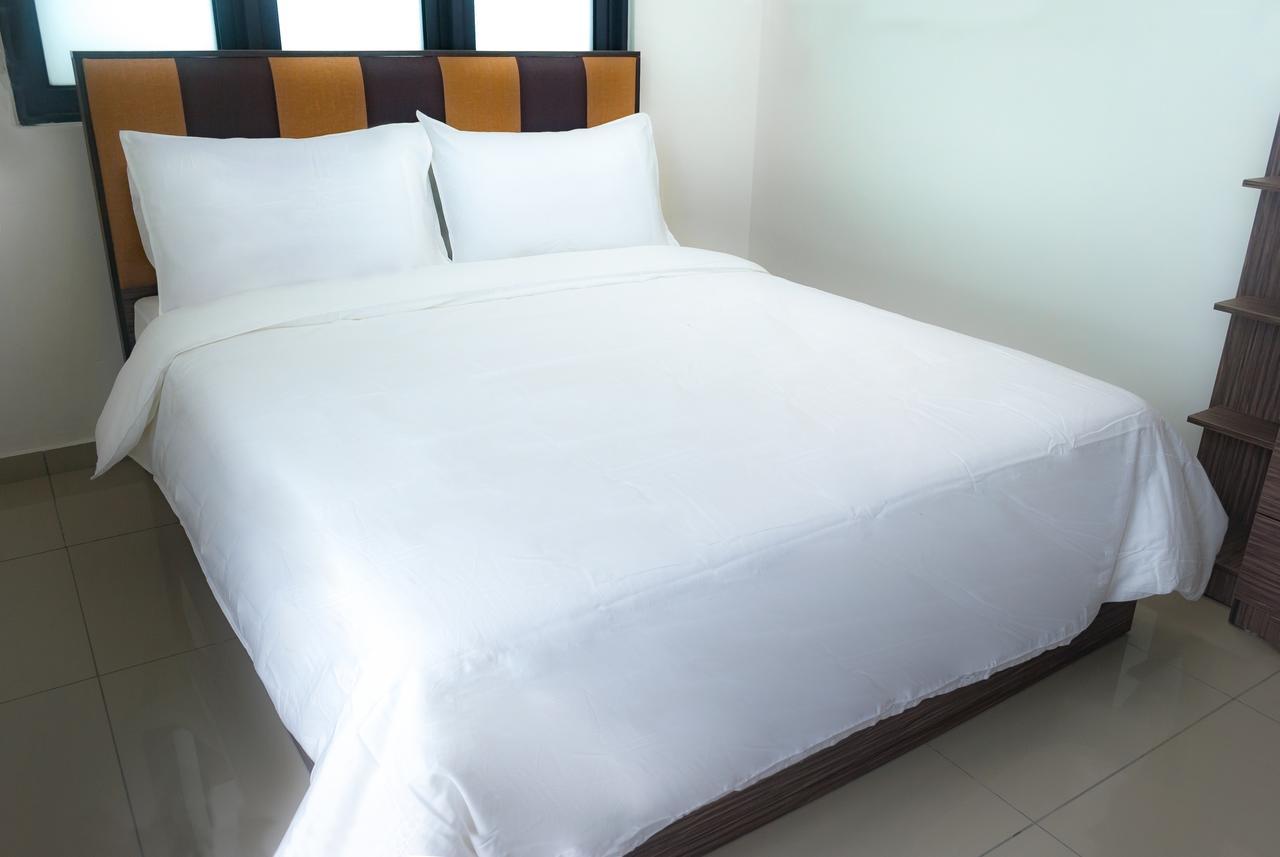 Lazy Traveler'S Suite By D Imperio Homestay ジョージタウン エクステリア 写真