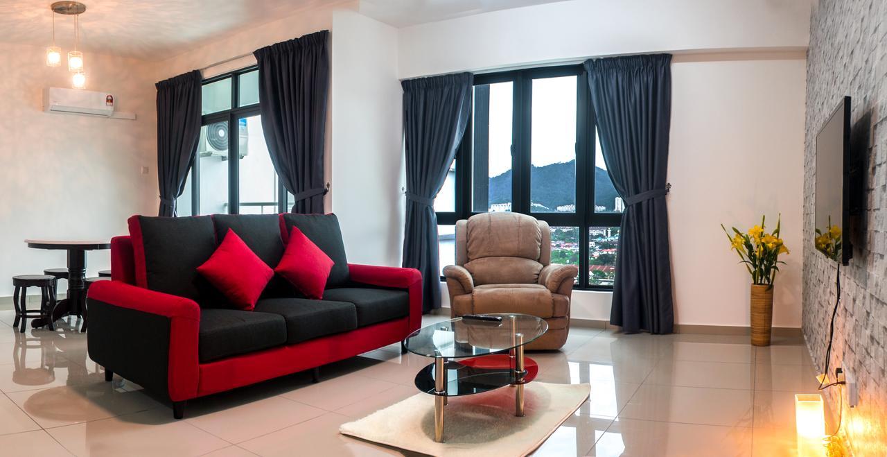 Lazy Traveler'S Suite By D Imperio Homestay ジョージタウン エクステリア 写真
